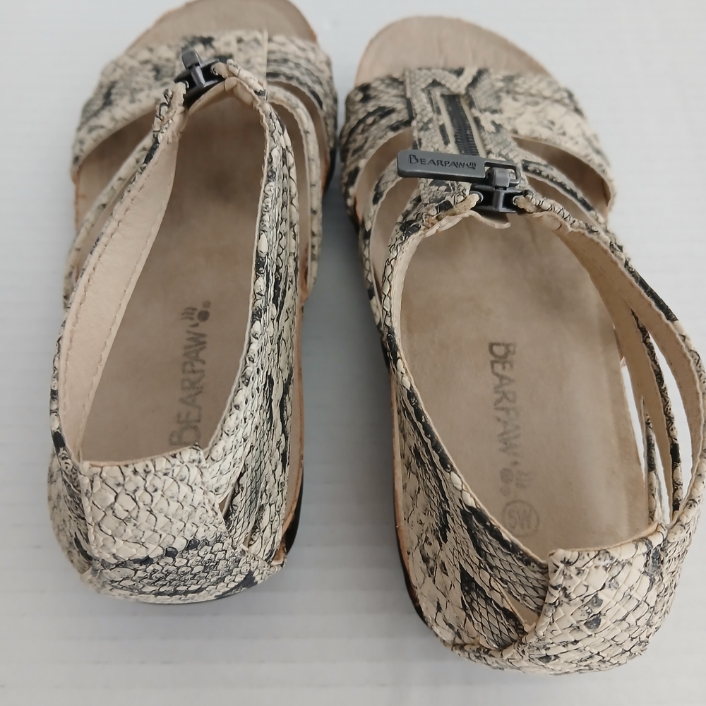 Ara Beige and Black Strappy Sandals New $22 - Picture 3 of 8